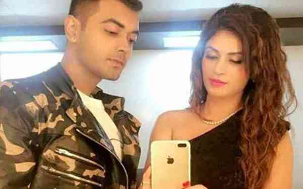 BIGG BOSS 11 GRAND FINALE: बंदगी से लेकर अर्शी तक देखें कैसे फिनाले के लिए सजे ये कंटेस्टेंट्स