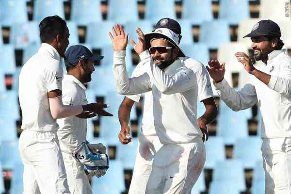 photo gallery : IND claw back with 4 wickets in last session
