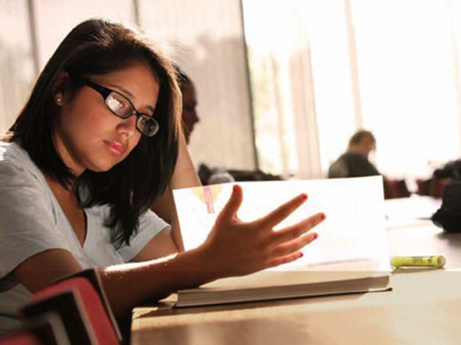 education campaign: discussion between Parents and children for Exam