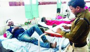सड़क किनारे कराह रहे घायल को महिला तहसीलदार ने पहुंचाया अस्पताल
