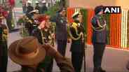 tribute at amar jawan jyoti 