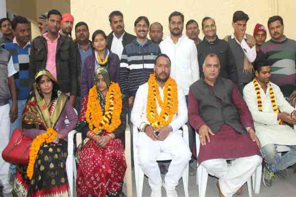 No Motion Confidence against Samajwadi Party Block Pramukh