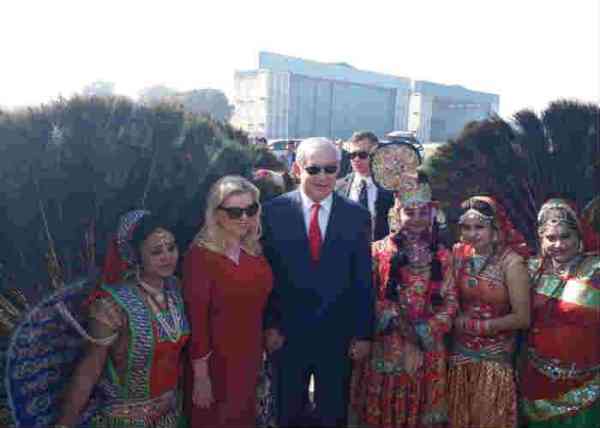 taj mahal, cm yogi aditynath, israel primeminister benjamin netanyahu, benjamin netanyahus wife, benjamin netanyahu wife sara, tajmahal, sara, agra police, tourist, shilpgram, dashahra ghat, hotel amar, braj folk art