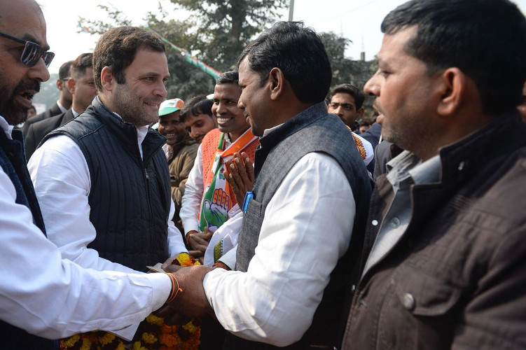 Congress worker demand Rahul Gandhi Priyanka Gandhi in politics