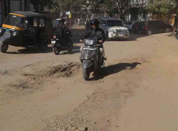 damage roads images udaipur