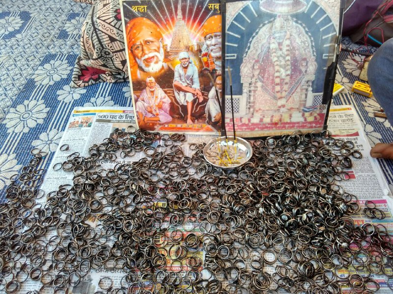 Here are all the problems away the price is only 10 rupees