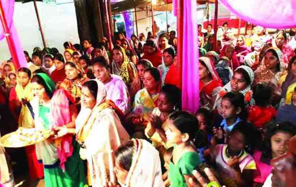 शहर से लेकर ग्रामीण क्षेत्रों में हो रहा श्रीमद् भागवत कथा व नवधा रामायण, भक्ति में मस्त हैं श्रद्धालु, देखिए झलकियां