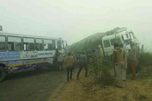 roadways and troller accident in sriganganagar