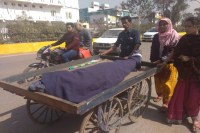 wife carrying dead body