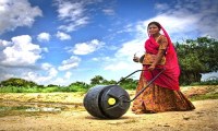 Maharashtra,water logging,NGO,village,women,incredible,Aurangabad,water,Latur,Osmanabad,Karjat,maharashtra village,Families,innovation,weight,intervention,drum,water crisis in latur,