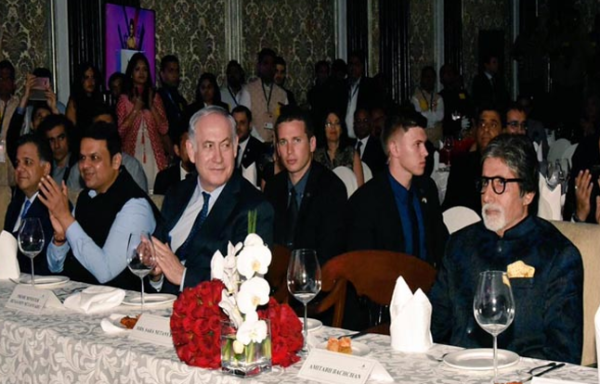 बॉलीवुड कलाकारों के साथ इजरायल के पीएम की सेल्फी