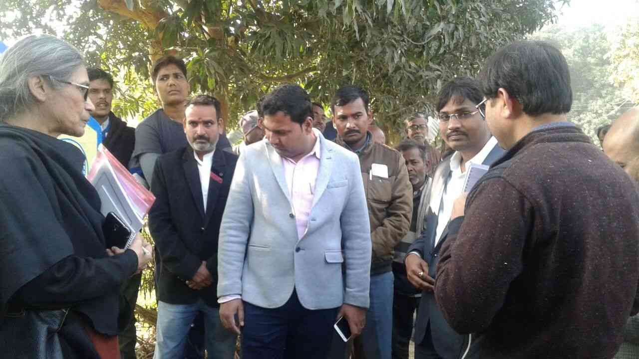 जांच के लिये जगदीशपुर गांव में पहुंची भारत सरकार की टीम, देखें फोटो