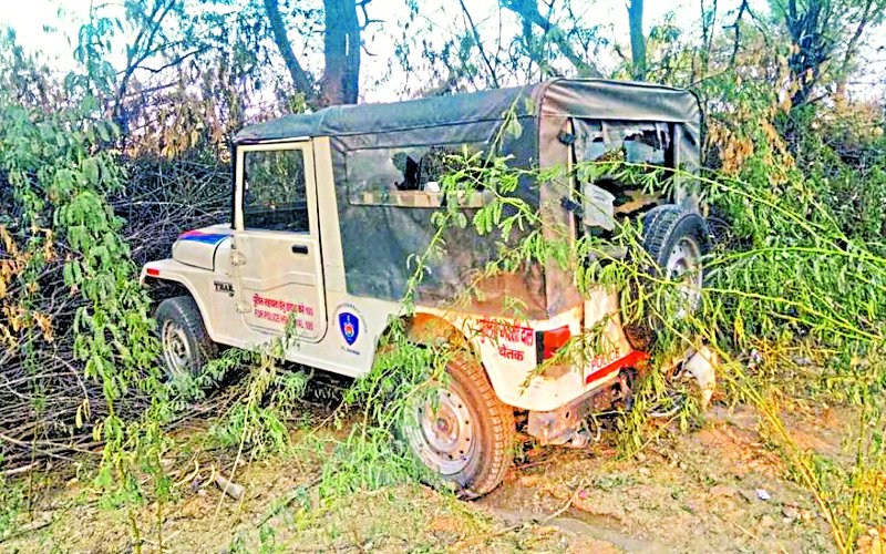  looted, polices flying jeep, papers of the car, demanded 