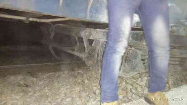 train derails