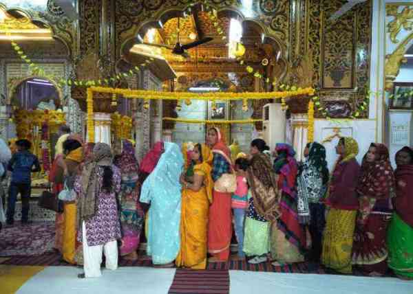 Agra news, Agra news in Hindi, Radhsoami news, Radhsoami satsnag news, Dayalbagh news, soamibagh news, Dayalbagh temple news, Tajmahal news, Latest news in hindi, Religious news, dadaji maharaj news