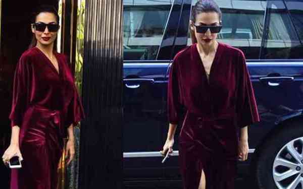 WOW! पूनम पांडे को भूल जाएंगे जब देखेंगे लाल मखमल में लिपटी हॅाट मलाइका को!  तस्वीरें हैं लाजवाब