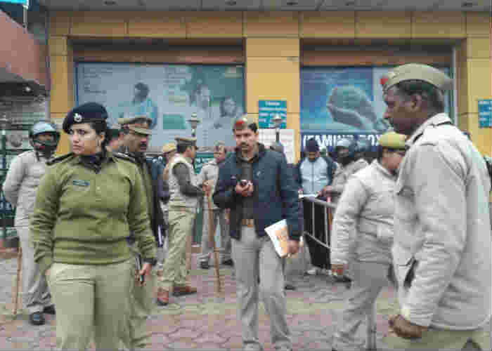 Padmavaat, Agra Police, SSP Amit Pathak, IPS Raveena Tyagi, Agra Police, Film Padmavaat, Padmavaat, Padmavati, srk mall, agitation for Padmavaat Film, Padmavaat release date, chhatriya samaj, Padmavaat premier show, Sanjay Leela Bhansali, Supreme Court, Deepika Padukone, mathura news, srk mall agra, exclusive review of Padmavat