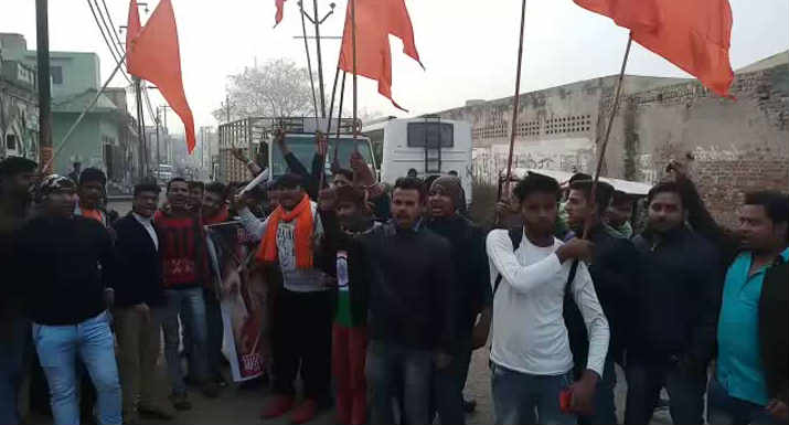 फिल्म पद्मावत के विरोध को देखते हुए सिनेमाघर संचालकों में डर