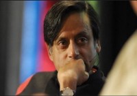 shashi tharoor jaipur airport