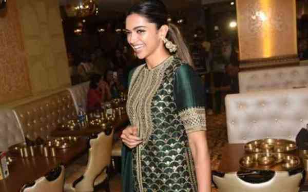 PHOTOS: हरे खूबसूरत राजस्थानी लिबास में पद्मावत की सफलता का जश्न मनाने निकली दीपिका