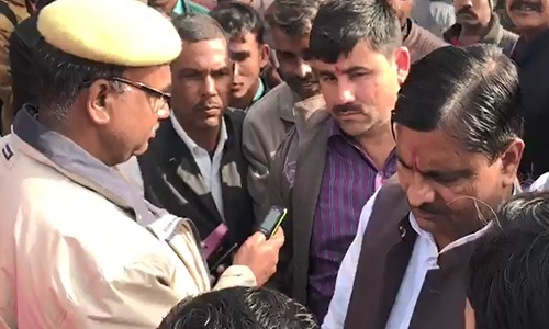 BJP MLa with supporters