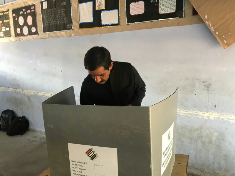 former minister jitendra singh gave vote