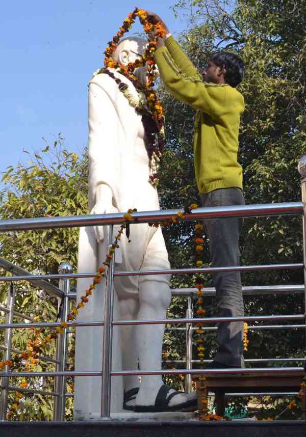 photos of mahatma gandhis death anniversary in alwar