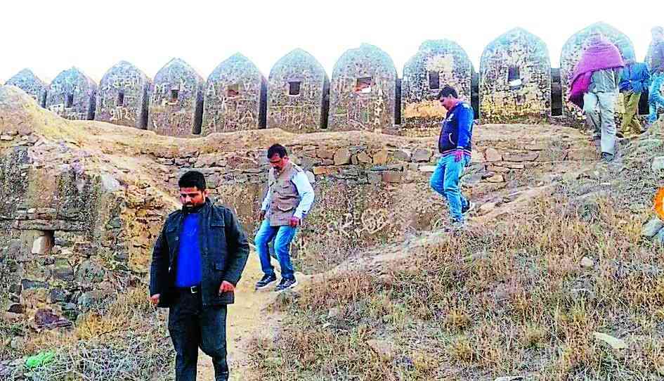 District collector rajan vishal inspect badarpur fort in alwar