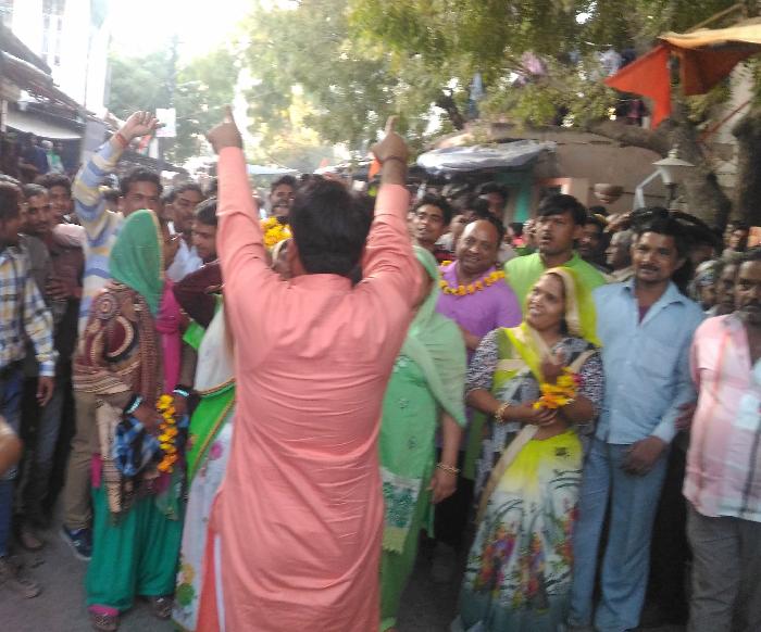 B J P Lakhari paalikaadhyaksh kee seet chhini