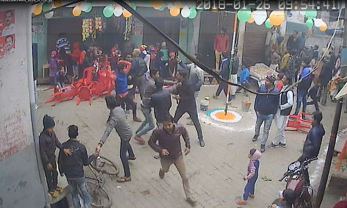 Exclusive कासगंज हिंसा: चंदन को गोली मारने से पहले क्या हुआ था, देखें सीसीटीवी वीडियो