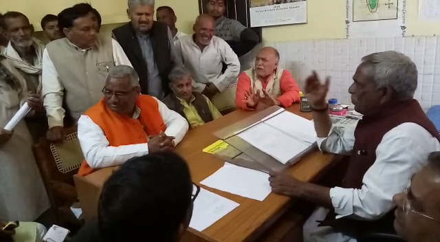 विधायक का औचक निरीक्षण, जन सुनवाई को बीच में ही छोड़ कर चले गए एसडीएम
