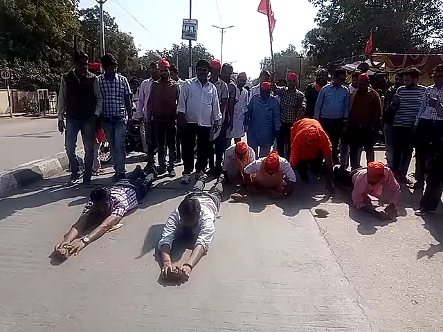 avaidh bajaree ka kaarobaar maaphiyaon ke khilaaph kaarravaee maang