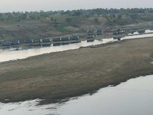 The flow of this huge river of the MP changed only