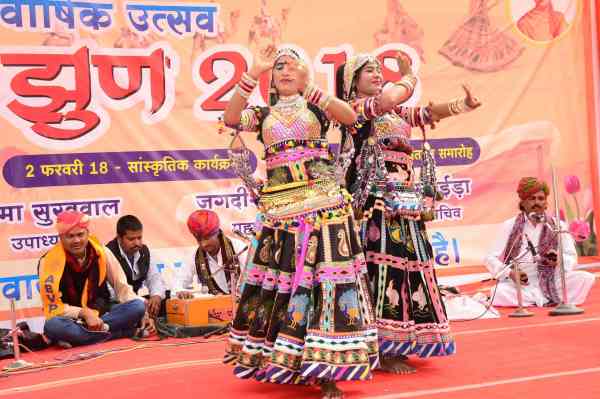 Chittorgarh, Chittorgarh news, Chittorgarh Hindi news,  Chittorgarh local news, news in hindi     X     Culture Programme, Rajasthani artists, Langa Manganiyar, college dance, langa artists and dancers perform in cultural function of college