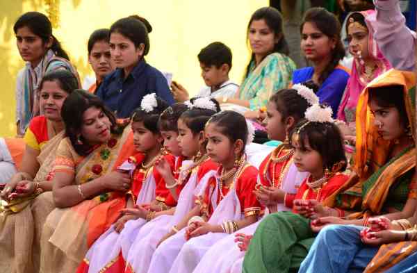Chittorgarh, Chittorgarh news, Chittorgarh Hindi news,  Chittorgarh local news, news in hindi     X     Culture Programme, Rajasthani artists, Langa Manganiyar, college dance, langa artists and dancers perform in cultural function of college