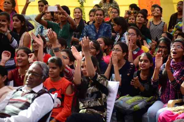 Chittorgarh, Chittorgarh news, Chittorgarh Hindi news,  Chittorgarh local news, news in hindi     X     Culture Programme, Rajasthani artists, Langa Manganiyar, college dance, langa artists and dancers perform in cultural function of college