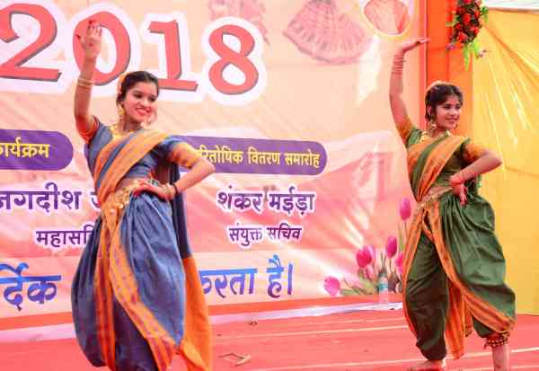 Chittorgarh, Chittorgarh news, Chittorgarh Hindi news,  Chittorgarh local news, news in hindi     X     Culture Programme, Rajasthani artists, Langa Manganiyar, college dance, langa artists and dancers perform in cultural function of college