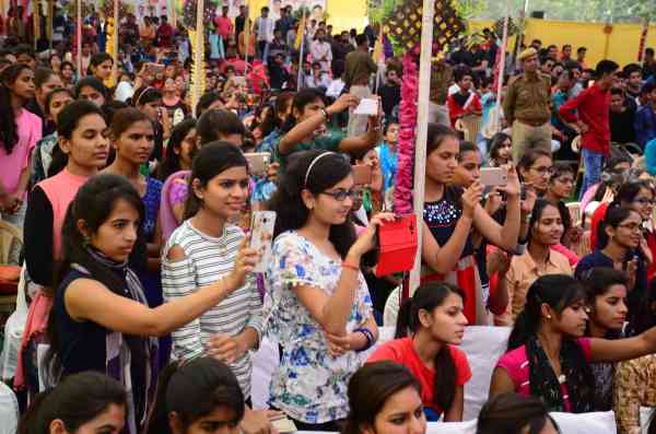 Chittorgarh, Chittorgarh news, Chittorgarh Hindi news,  Chittorgarh local news, news in hindi     X     Culture Programme, Rajasthani artists, Langa Manganiyar, college dance, langa artists and dancers perform in cultural function of college