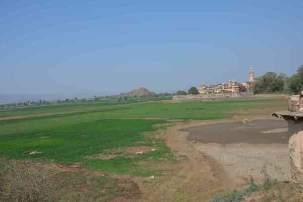 Broken land of vijay mandir dam due to draught
