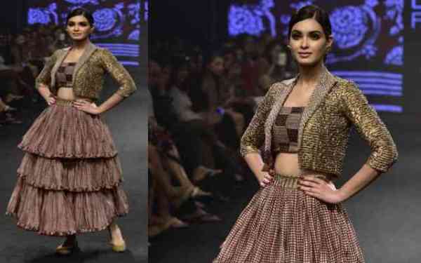 LFW 2018: जब करीना और कंगना में हुई टक्कर, रैंप पर बिखेरे खूबसूरती के जलवे!!!