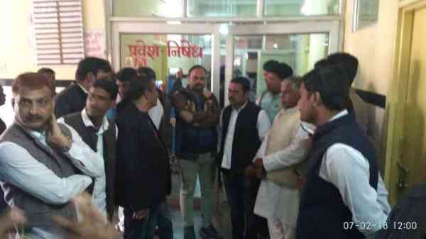 Chittorgarh, Chittorgarh news, Chittorgarh Hindi news, Chittorgarh local news, Narendra Modi, Prime Minister Narendra Modi, PM Narendra Modi, accident, road accident, PM Modi Wife, PM Modi wife Jashodaben, pm modi wife jashodaben accident, PM Modi's wife Jasoda Ben's car Accident, one death