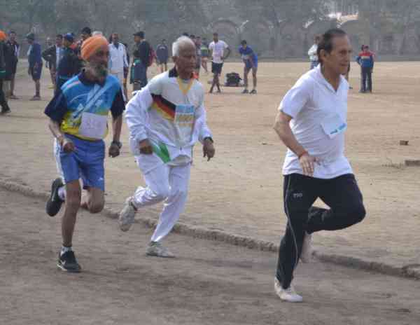 photos of old people athletics tournament in alwar