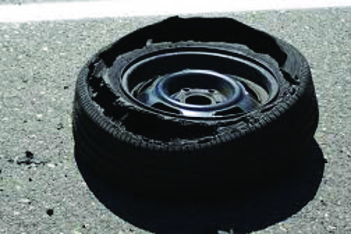 sangria woman car Tyre burst 