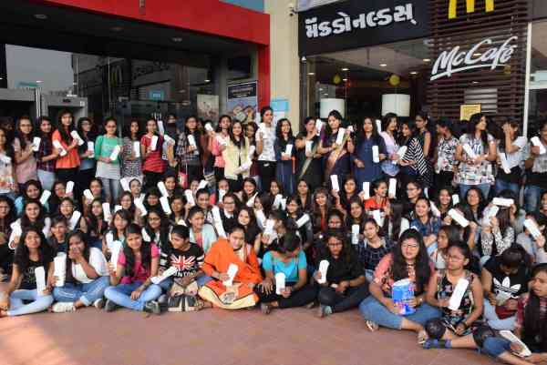 surat girls Organizing the pedmen Challenge Program