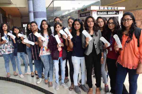surat girls Organizing the pedmen Challenge Program