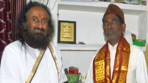 Muslim pakshkar Statment On Shri Ravishankar Initiative On Mandir