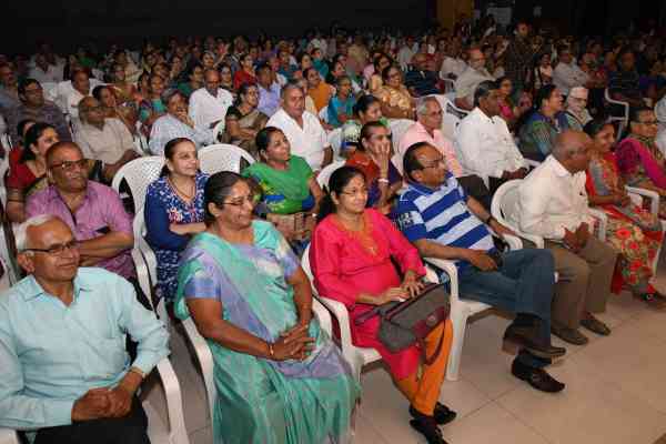 grandparents day celebrated in surat school