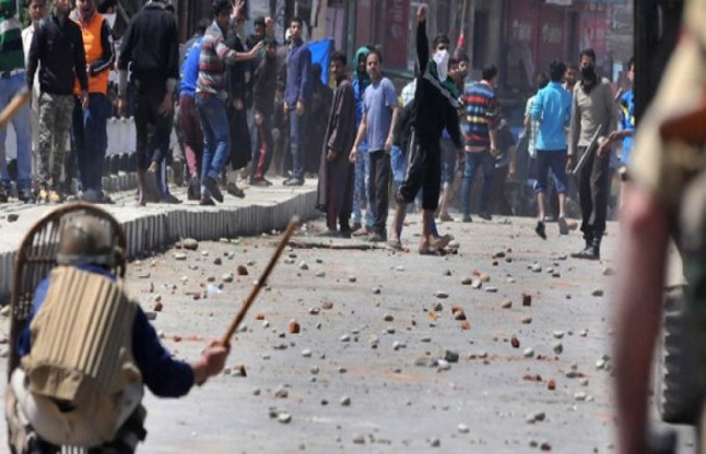 indian army, stone pelting