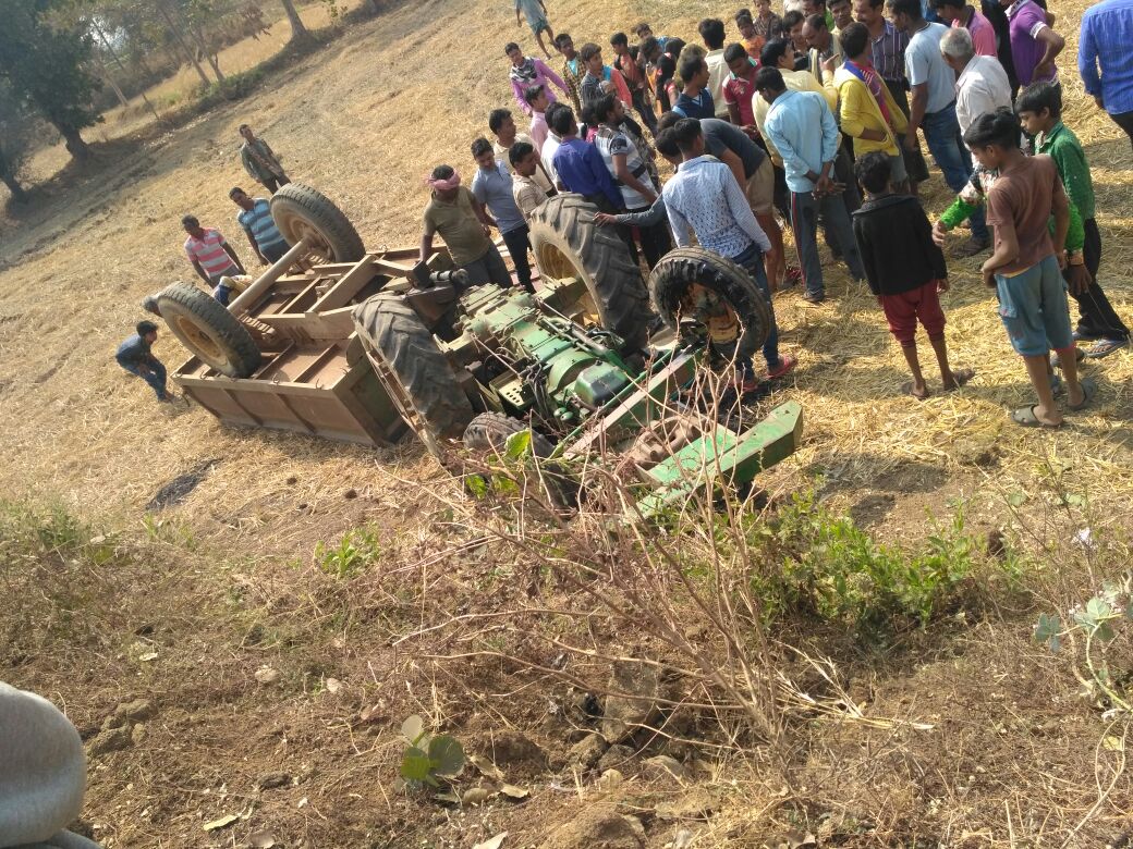 Breaking News : जोगीडिपा में ट्रैक्टर पलटा, एक की मौत, दो घायल