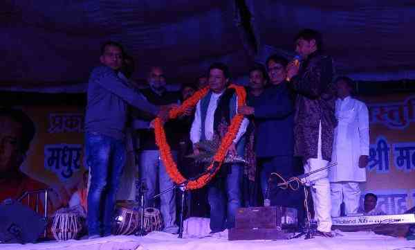 सीधी में सधे भजन सम्राट अनूप जलोटा के सुर